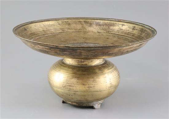 A 17th century Indian bronze spittoon, diameter 13in. height 7.25in.